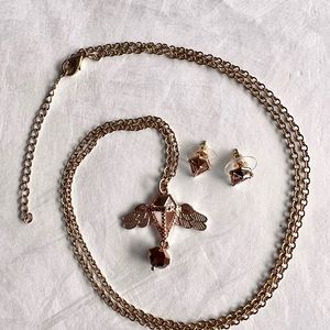 Dainty vintage gold chain and pendant with matching stud earrings